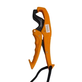 Amish Outfitters Fish Grip - 6"