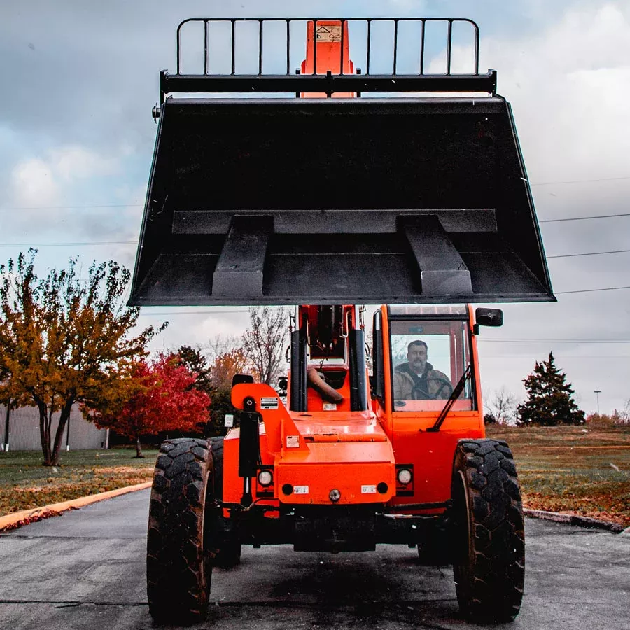 Arrow | Fork-Mounted Bucket | 96″ Working Width | 2.5 Cubic Yard Capacity | Horsepower 100–130 HP | For Telehandlers