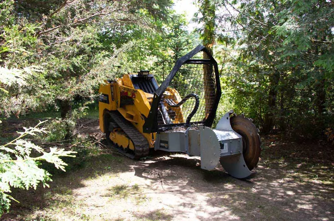 Baumalight Manual Rotation Tree Saw | Model DSM-230 & DSM-530 | Blade Diameter 30″ | 6 – 30 GPM | For Mini Skid Steers
