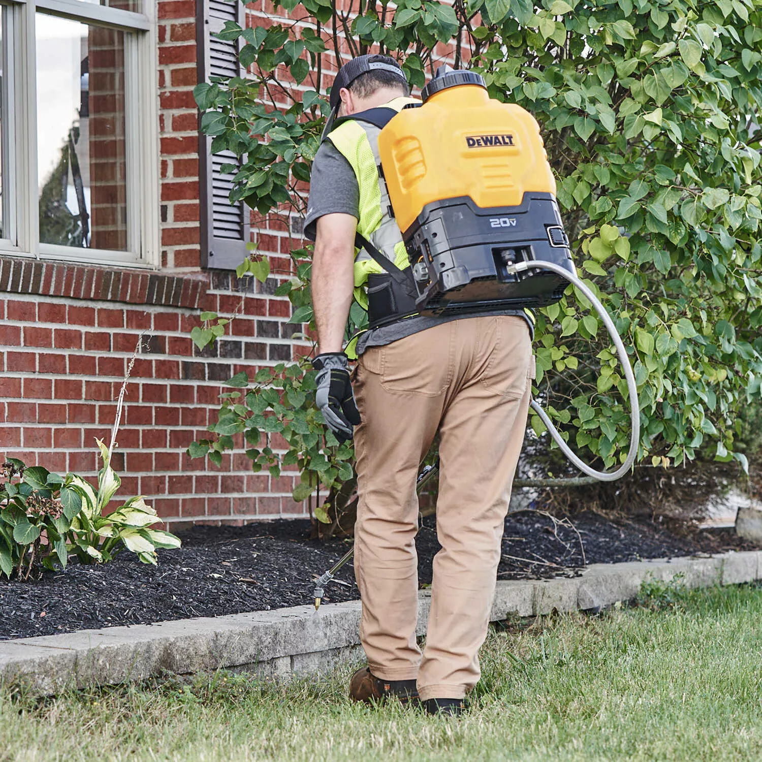 Forestry Supplies DeWalt 20V Cordless Backpack Sprayer 4-Gallon Capacity