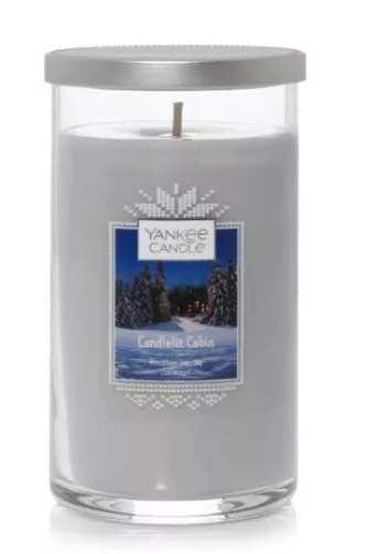 Yankee Candle – Candlelit Cabin Medium